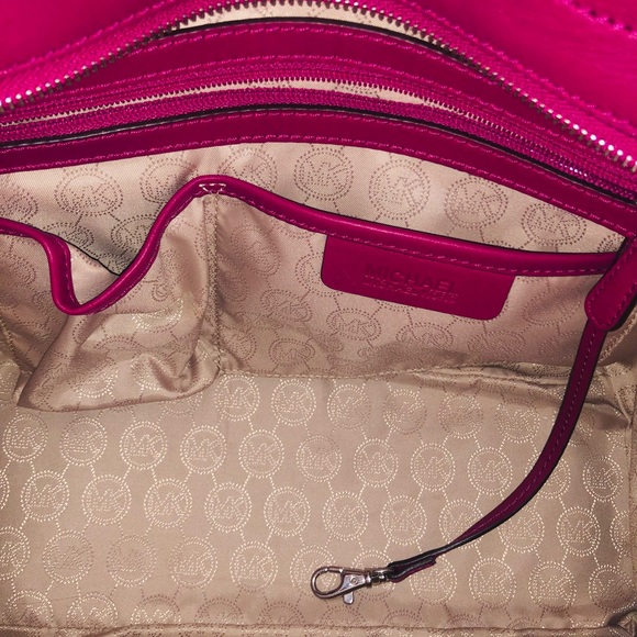 ❤️SOLD❤️🎉🎉🎉HOST PICK💕💕🎉🎉Michael Kors Selma Quilted Satchel Pink - Picture 15 of 16
